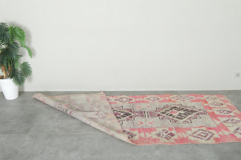 Runner Moroccan rug with geometric design - 3.2 ft x 8.6 ft