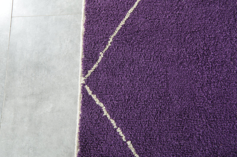 Handwoven Moroccan beni ourain rug - Deep purple wool with white diamond lattice - 8.1 ft x 10.2 ft