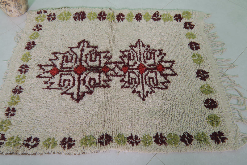 Charming Tribal Berber Rug – 3.2 x 3.9 ft Handwoven Art - Azilal rugs