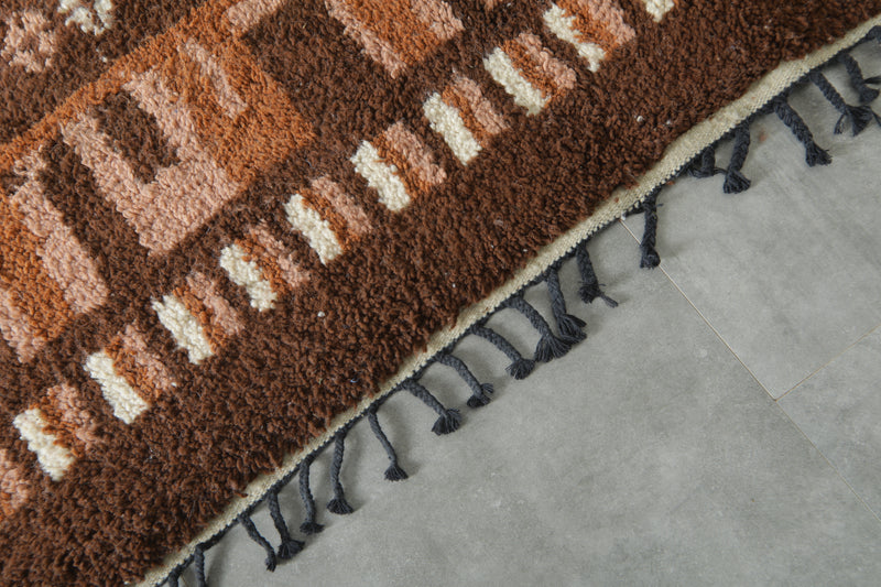 Moroccan azilal rug with geometric design - 6.4 ft x 8.1 ft