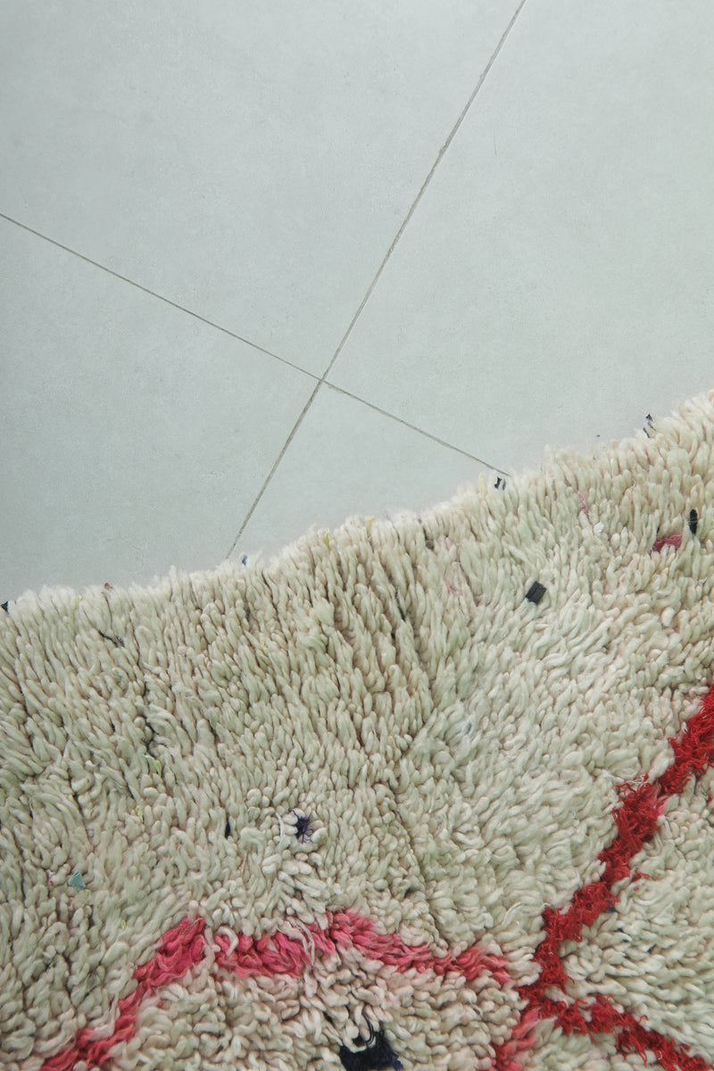 Elegant Moroccan Rug - 2.4 X 5.1 Feet | Red Diamond Berber Design - Boucherouite Rugs