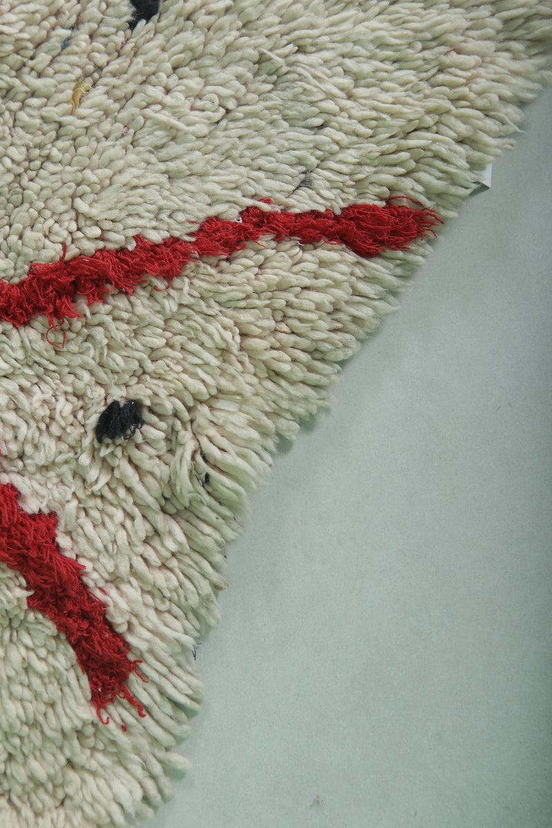 Elegant Moroccan Rug - 2.4 X 5.1 Feet | Red Diamond Berber Design - Boucherouite Rugs