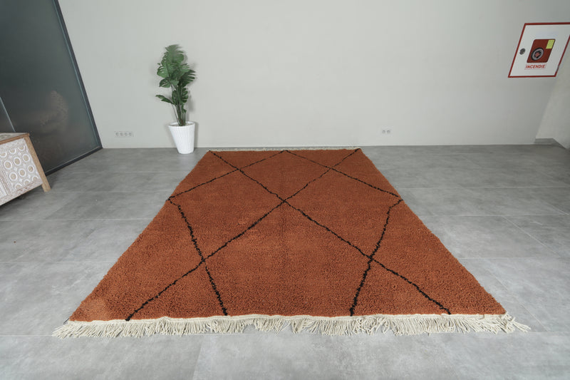 Handwoven Moroccan beni ourain rug – Rich brown wool with black diamond pattern - 7.8 ft x 10.3 ft