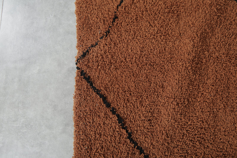 Handwoven Moroccan beni ourain rug – Rich brown wool with black diamond pattern - 7.8 ft x 10.3 ft