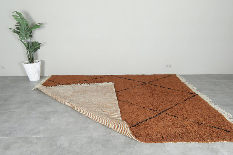 Handwoven Moroccan beni ourain rug – Rich brown wool with black diamond pattern - 7.8 ft x 10.3 ft