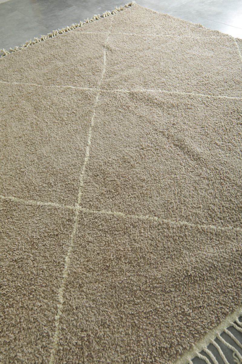 Moroccan beni ourain rug - Beige wool with white diamond lattice - 8.5 ft x 10 ft