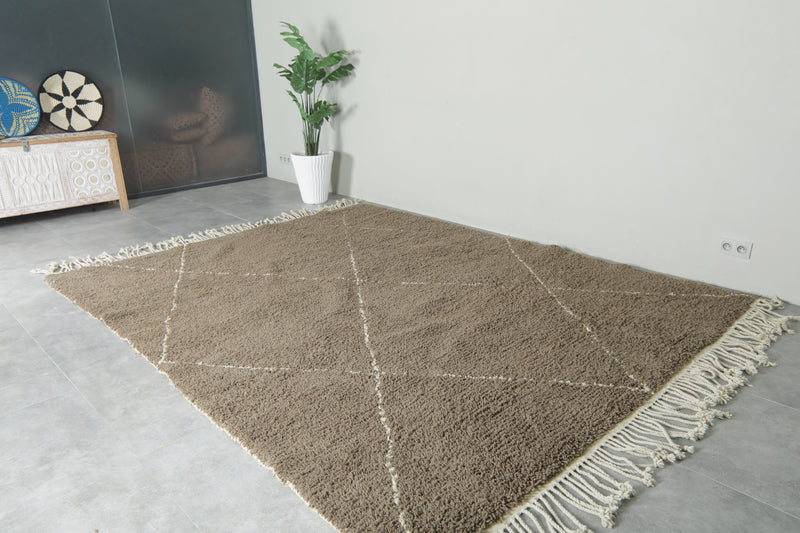 Moroccan beni ourain rug - Textured brown wool with white diamond lattice - 8.2 ft x 10.2 ft