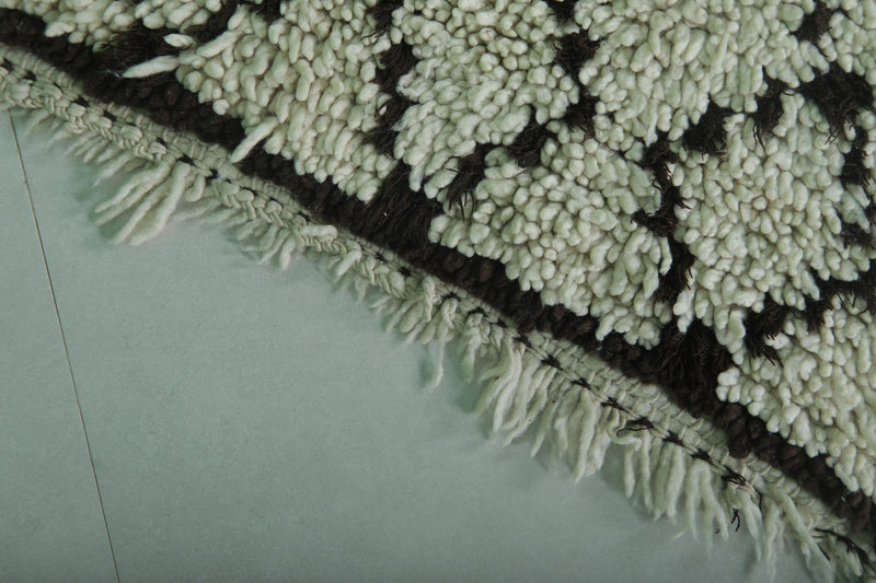 Handwoven Moroccan Rug - 2.9 X 6.2 Feet | Berber Wool Carpet - Boucherouite Rugs