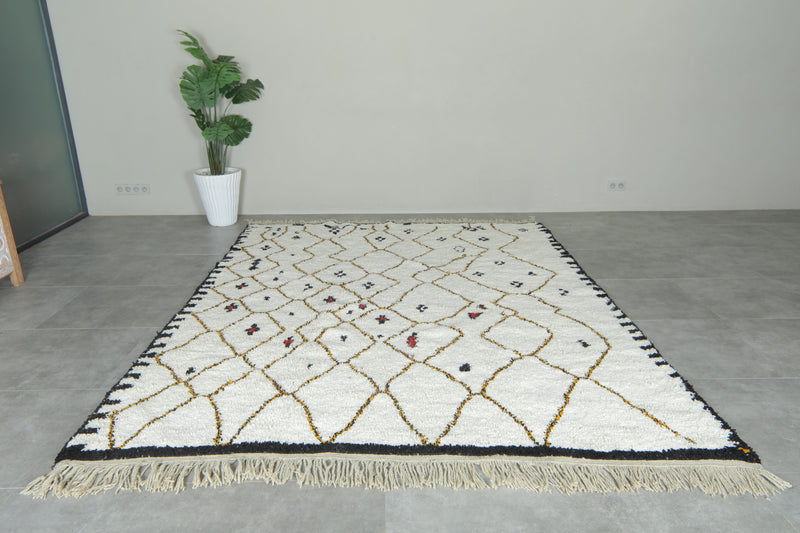 Handwoven Moroccan azilal rug – White wool rug - 7.8 ft x 10.2 ft
