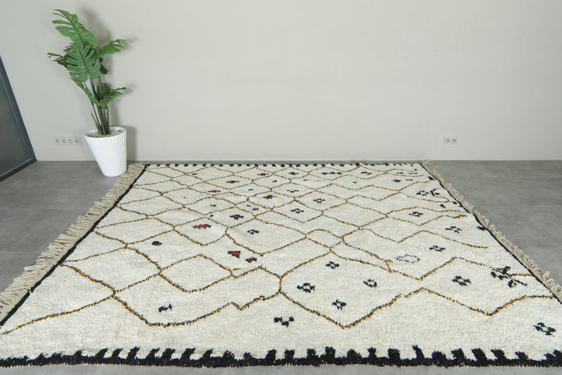 Handwoven Moroccan azilal rug – White wool rug - 7.8 ft x 10.2 ft