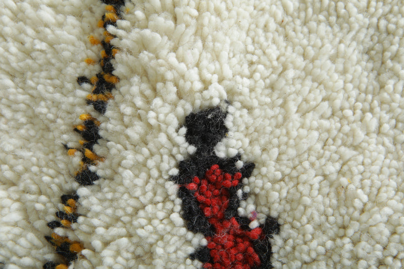 Handwoven Moroccan azilal rug – White wool rug - 7.8 ft x 10.2 ft