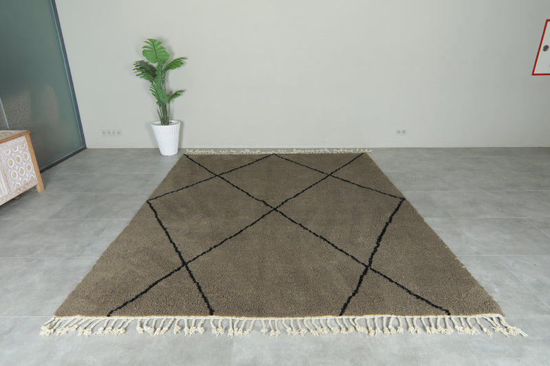 Brown Moroccan beni ourain with black diamond patter - 8.3 ft x 10.4 ft