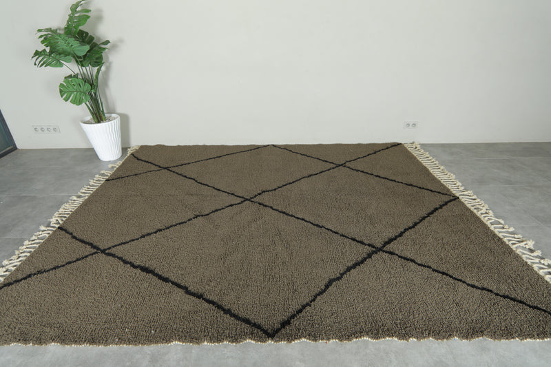 Brown Moroccan beni ourain with black diamond patter - 8.3 ft x 10.4 ft