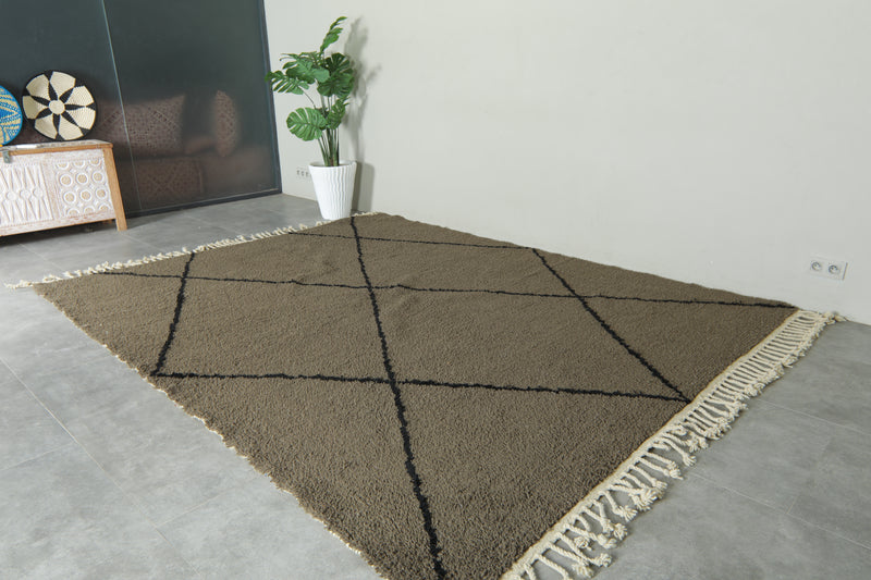 Brown Moroccan beni ourain with black diamond patter - 8.3 ft x 10.4 ft
