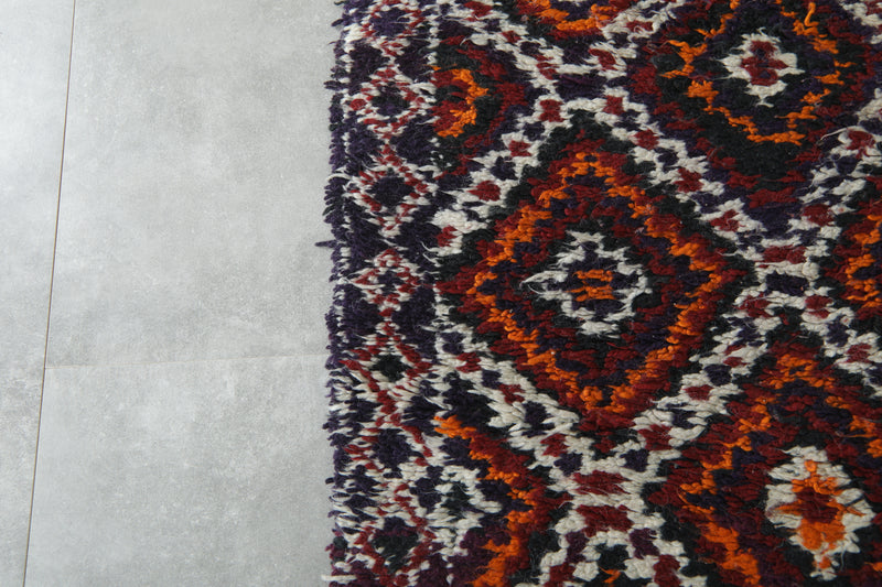 Geomettric Moroccan rug 6 ft x 11 ft - Handmade