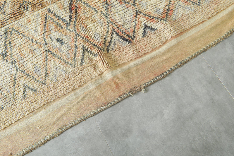 Beige geometric Moroccan rug - 5.4 ft x 12.3 ft - Handwoven wool rug