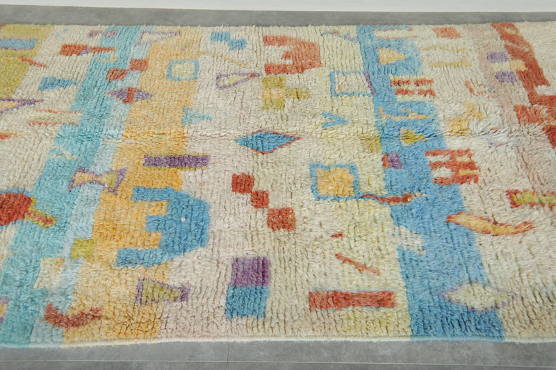 Moroccan rug with geometric design 4.8 ft x 8.4 ft - Handmade - moroccan rug