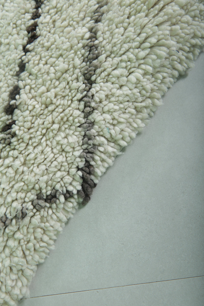 Chevron Pattern Moroccan Berber Rug - 3.1 X 6.2 Feet - Boucherouite Rugs