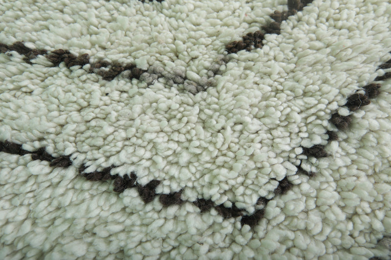 Chevron Pattern Moroccan Berber Rug - 3.1 X 6.2 Feet - Boucherouite Rugs