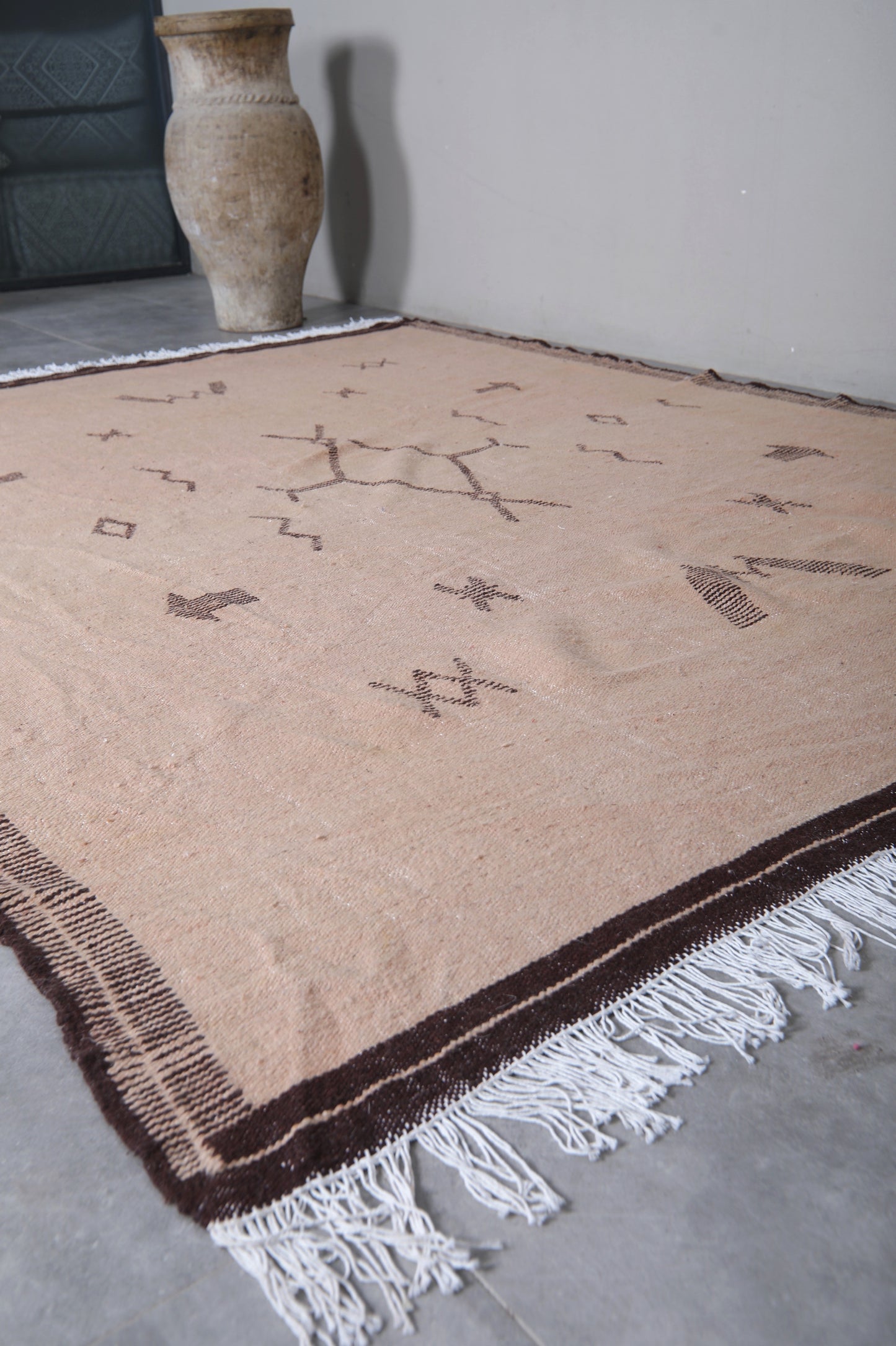 Moroccan rug 7.5 X 10 Feet