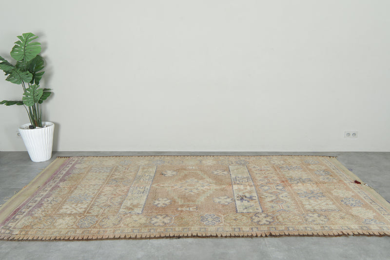 Geometric Moroccan rug 5.8 feet x 11.3 feet - Handmade