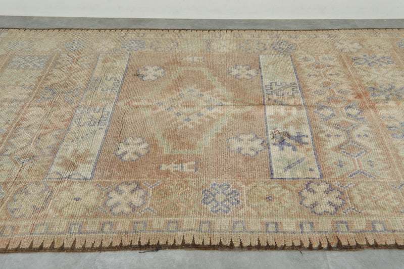Geometric Moroccan rug 5.8 feet x 11.3 feet - Handmade