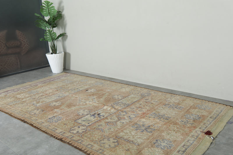 Geometric Moroccan rug 5.8 feet x 11.3 feet - Handmade