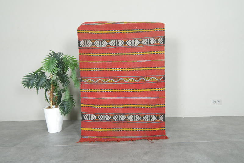 Handwoven berber flat woven rug - 3.1 ft x 4.8 ft - Moroccan wool carpet