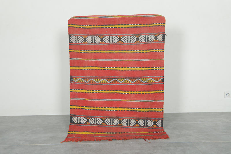 Handwoven berber flat woven rug - 3.1 ft x 4.8 ft - Moroccan wool carpet