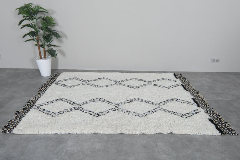 Moroccan beni ourain rug with black diamonds - Custom rug