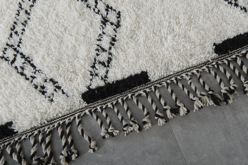 Moroccan beni ourain rug with black diamonds - Custom rug