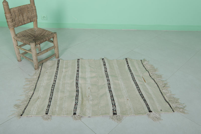 Small Moroccan Wedding Blanket Rug - 2.6 FT X 3.9 FT | Handwoven Elegance - Wedding blanket