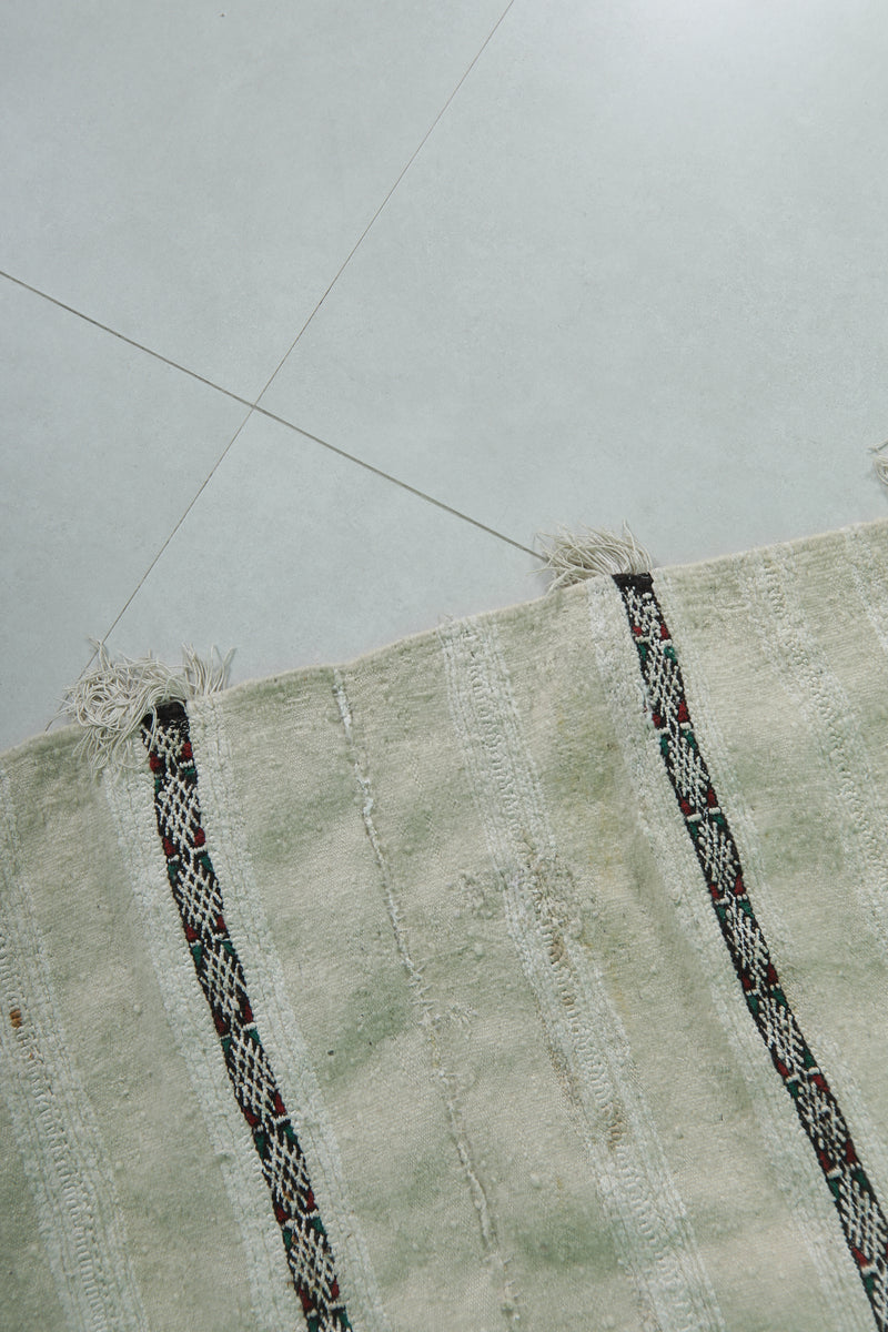 Small Moroccan Wedding Blanket Rug - 2.6 FT X 3.9 FT | Handwoven Elegance - Wedding blanket