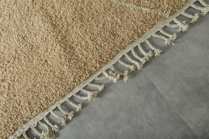 Beige Moroccan beni ourain rug with white lines - 8.2 ft x 10.1 ft