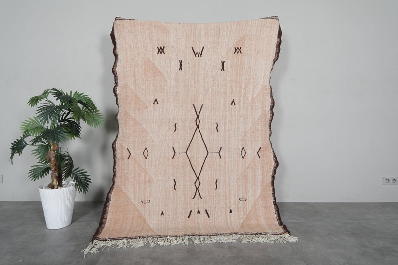 Flat-woven Moroccan Kilim Rug 4.6 x 6.2 ft - 