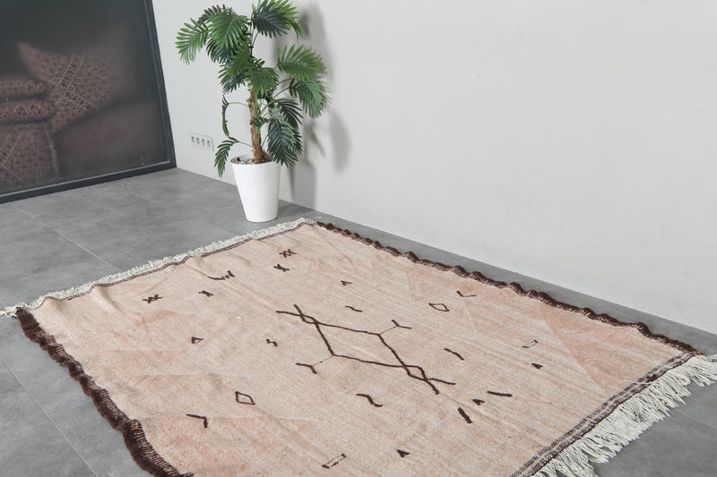 Flat-woven Moroccan Kilim Rug 4.6 x 6.2 ft - 