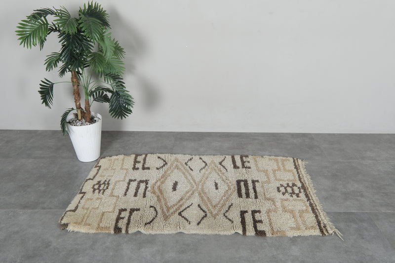 Berber Moroccan area rug 2.7 X 4.9 FT Wool rug - Azilal rugs