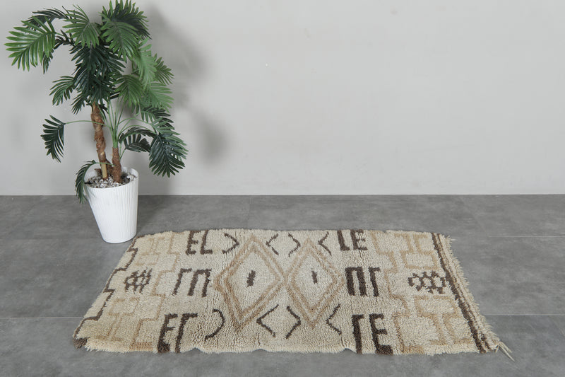 Berber Moroccan area rug 2.7 X 4.9 FT Wool rug - Azilal rugs