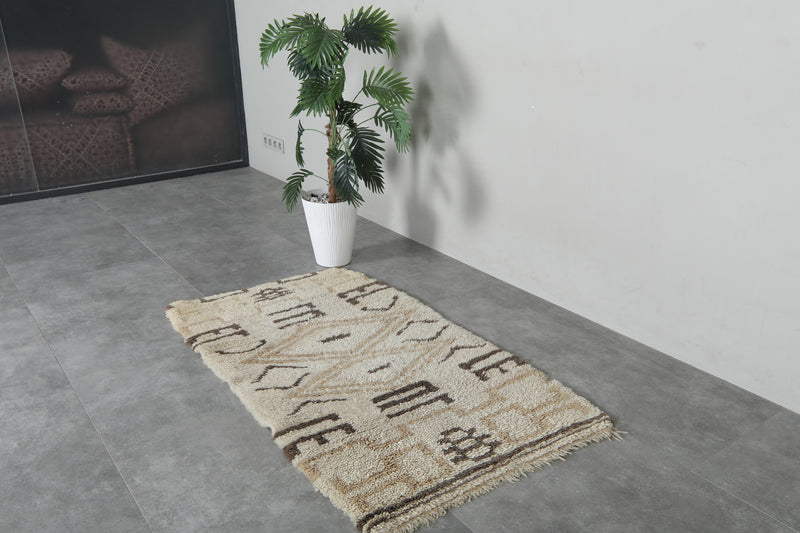 Berber Moroccan area rug 2.7 X 4.9 FT Wool rug - Azilal rugs