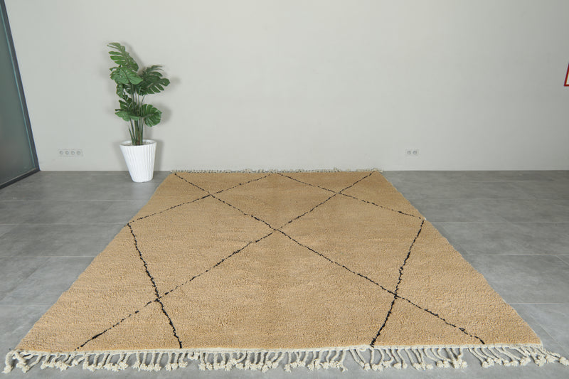 Beige Moroccan rug with black di design - 8.5 ft x 10.3 ft