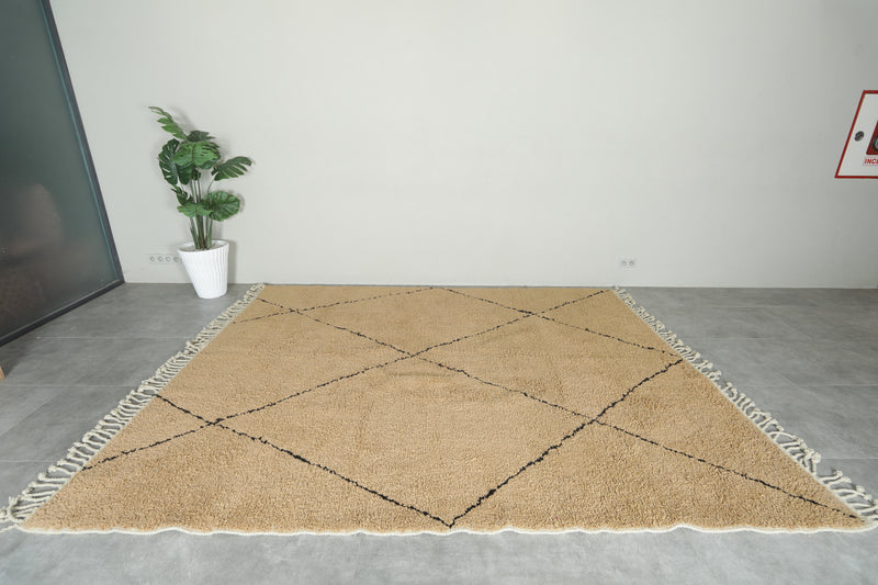 Beige Moroccan rug with black di design - 8.5 ft x 10.3 ft