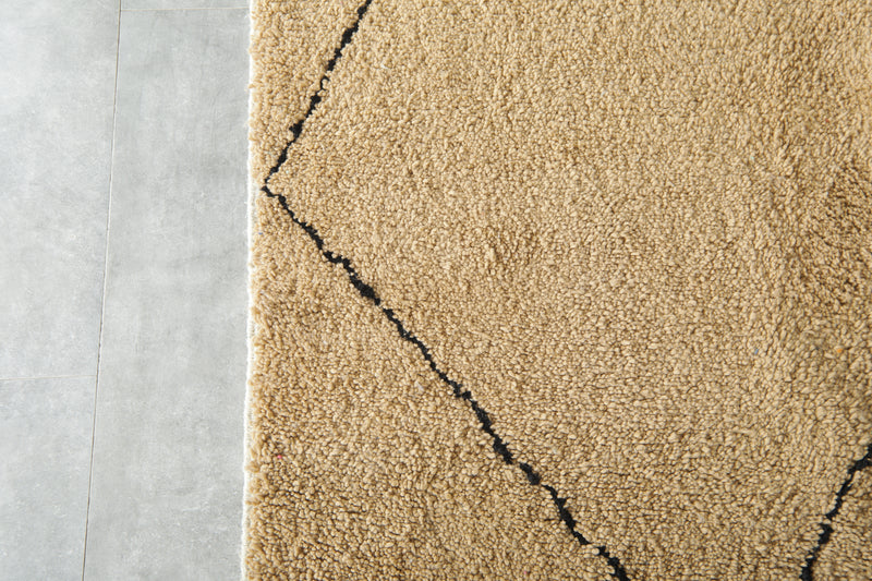 Beige Moroccan rug with black di design - 8.5 ft x 10.3 ft