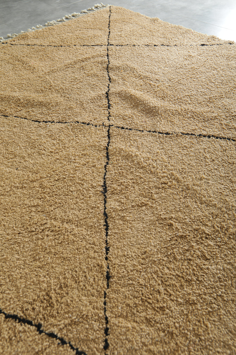 Beige Moroccan rug with black di design - 8.5 ft x 10.3 ft