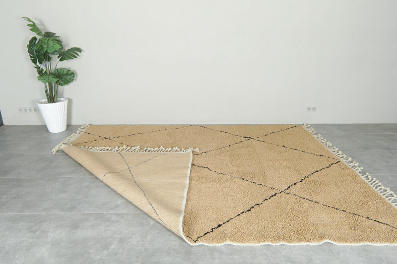 Beige Moroccan rug with black di design - 8.5 ft x 10.3 ft