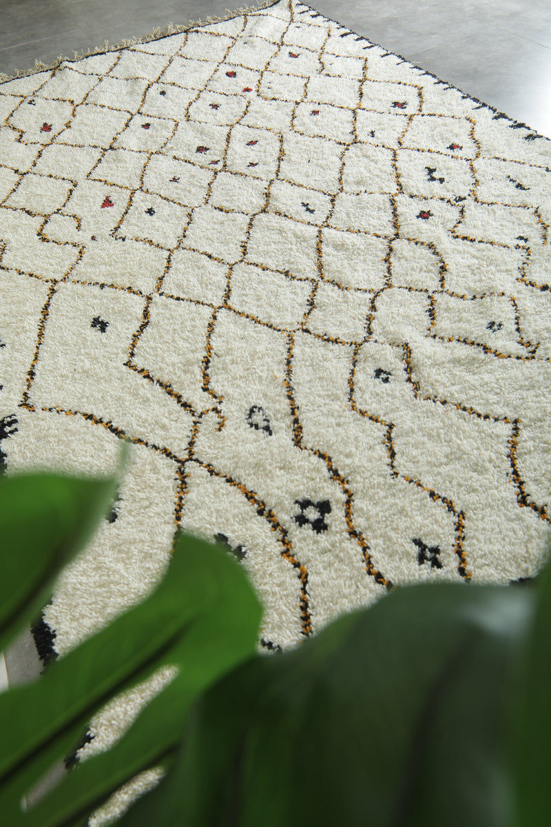 White geometric Moroccan wool rug - 7.3 ft x 12.5 ft