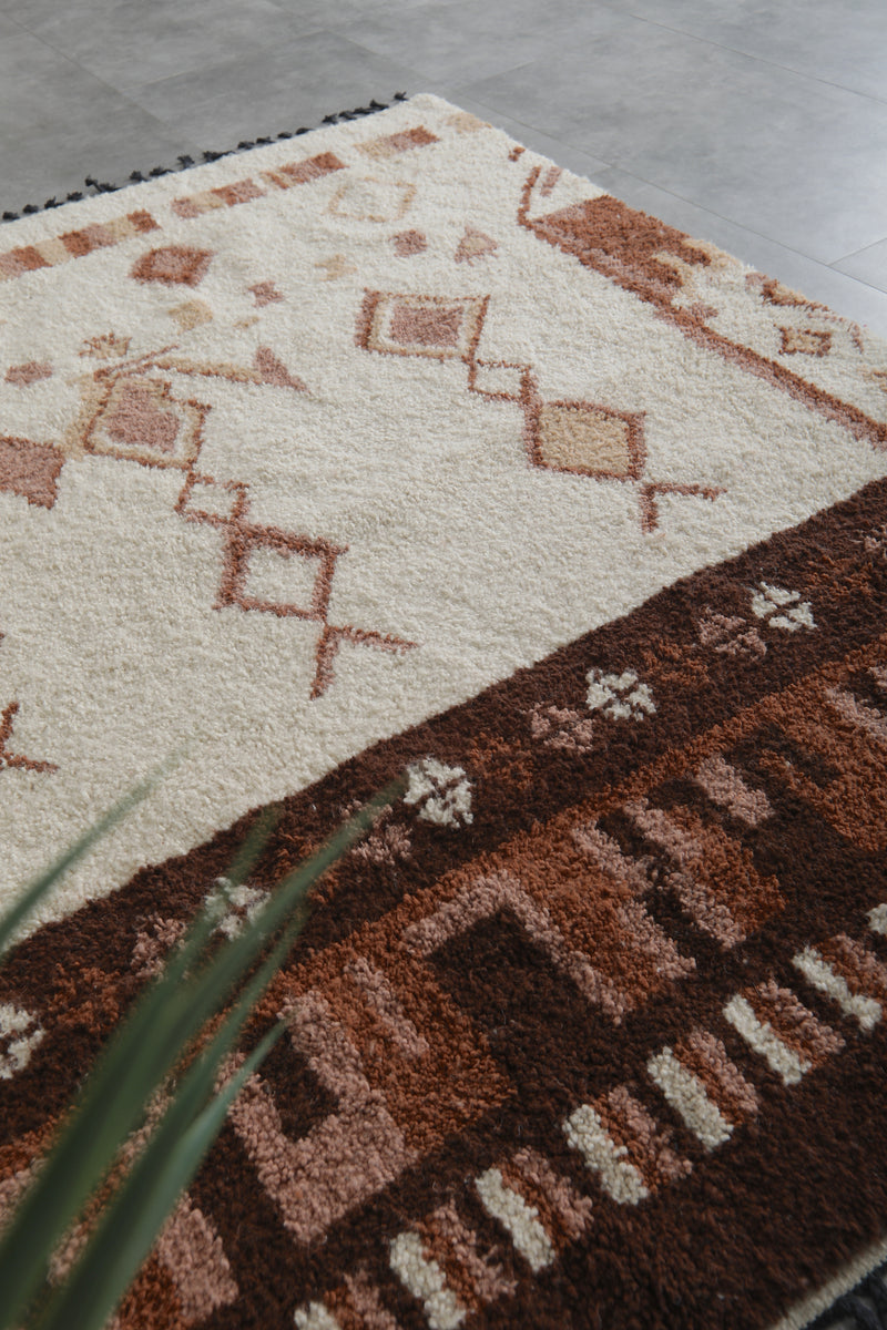 Handmade Moroccan berber rug – Multitone wool with tribal diamond & geometric motifs