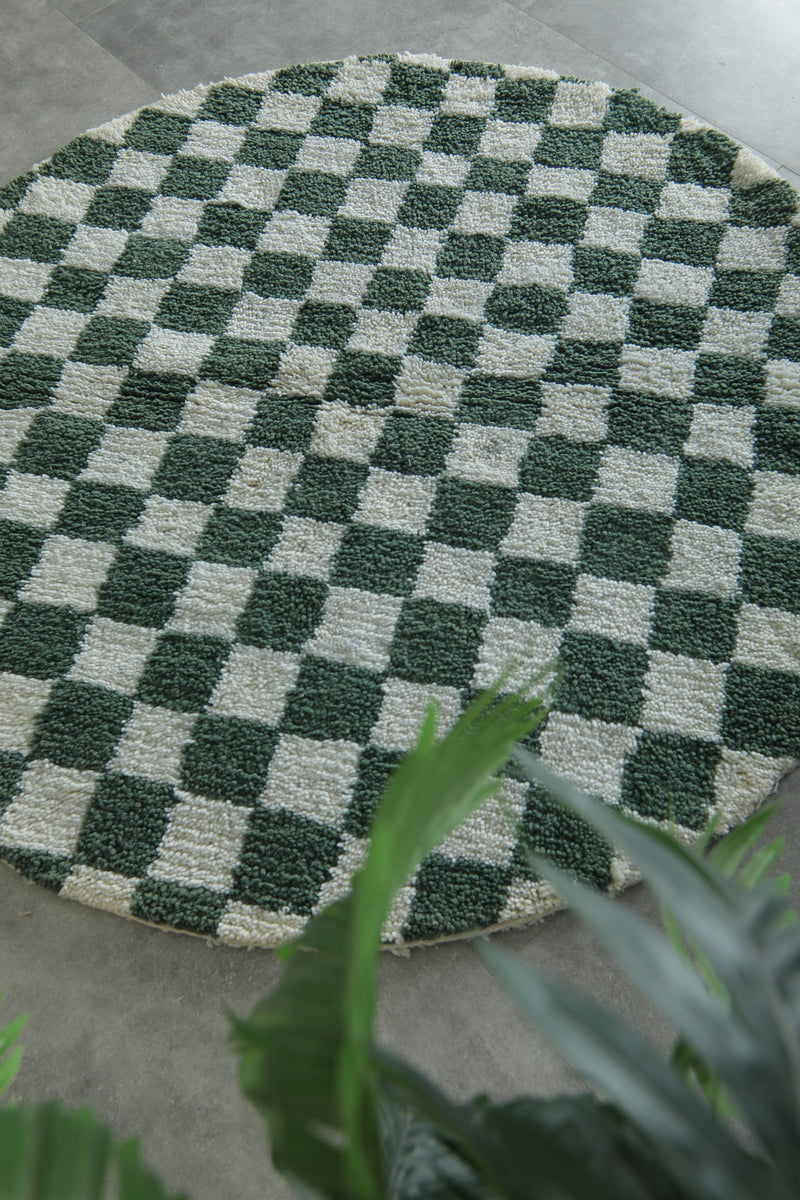 Round Moroccan rug - Green & white checkered design - 5 FT