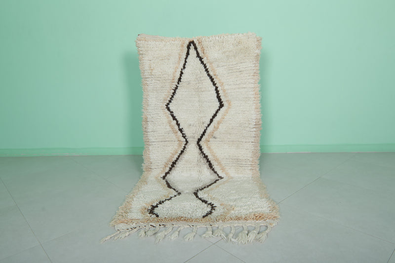 Handwoven Moroccan Berber Rug – 2.9 x 5.8 Feet – Minimalist Geometric Design - Boucherouite Rugs