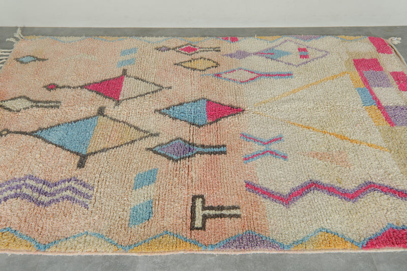 Azilal Moroccan rug 5.6 ft x 8 ft - Handmade