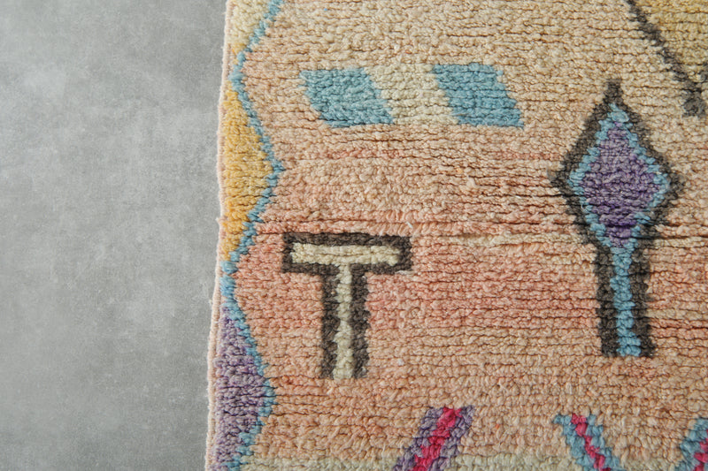 Azilal Moroccan rug 5.6 ft x 8 ft - Handmade